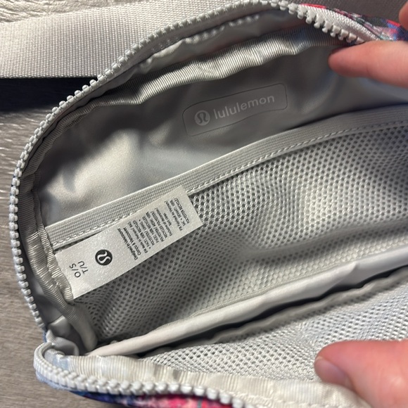 Lululemon Multicolor Everywhere Belt Bag Flowers EUC - Picture 5 of 5